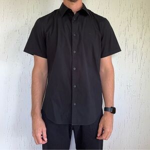 Calvin Klein Men’s Short Sleeve Button Down Dress Shirt Medium Black
